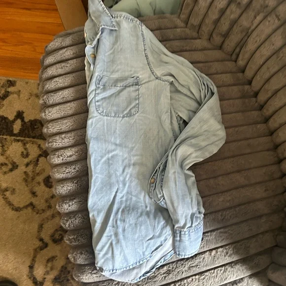 Light Blue AEO Button-Up Shirt - Picture 5 of 5